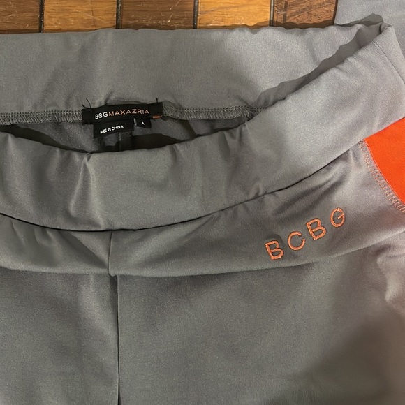 BCBG Max Azaria Women’s Athletic Full Zip jacket and pants track suit size L - Picture 6 of 6